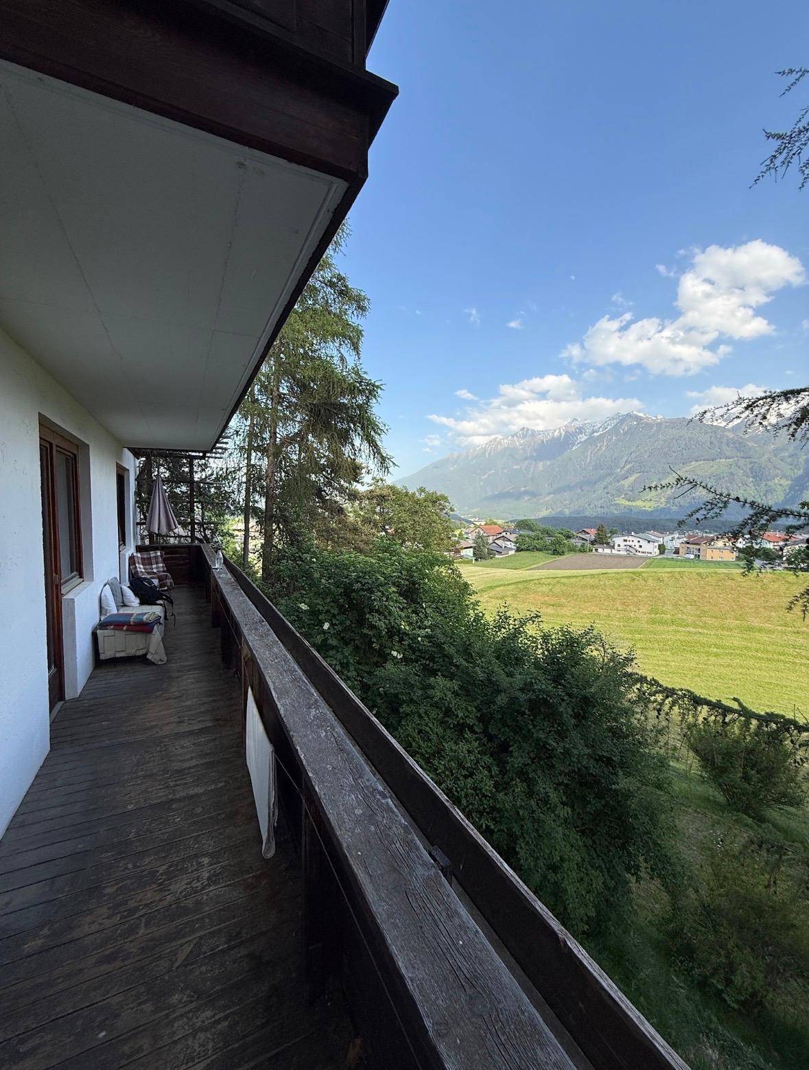 Großes Grundstück in sonniger Hanglage mit traumhafter Aussicht – pohled 3
