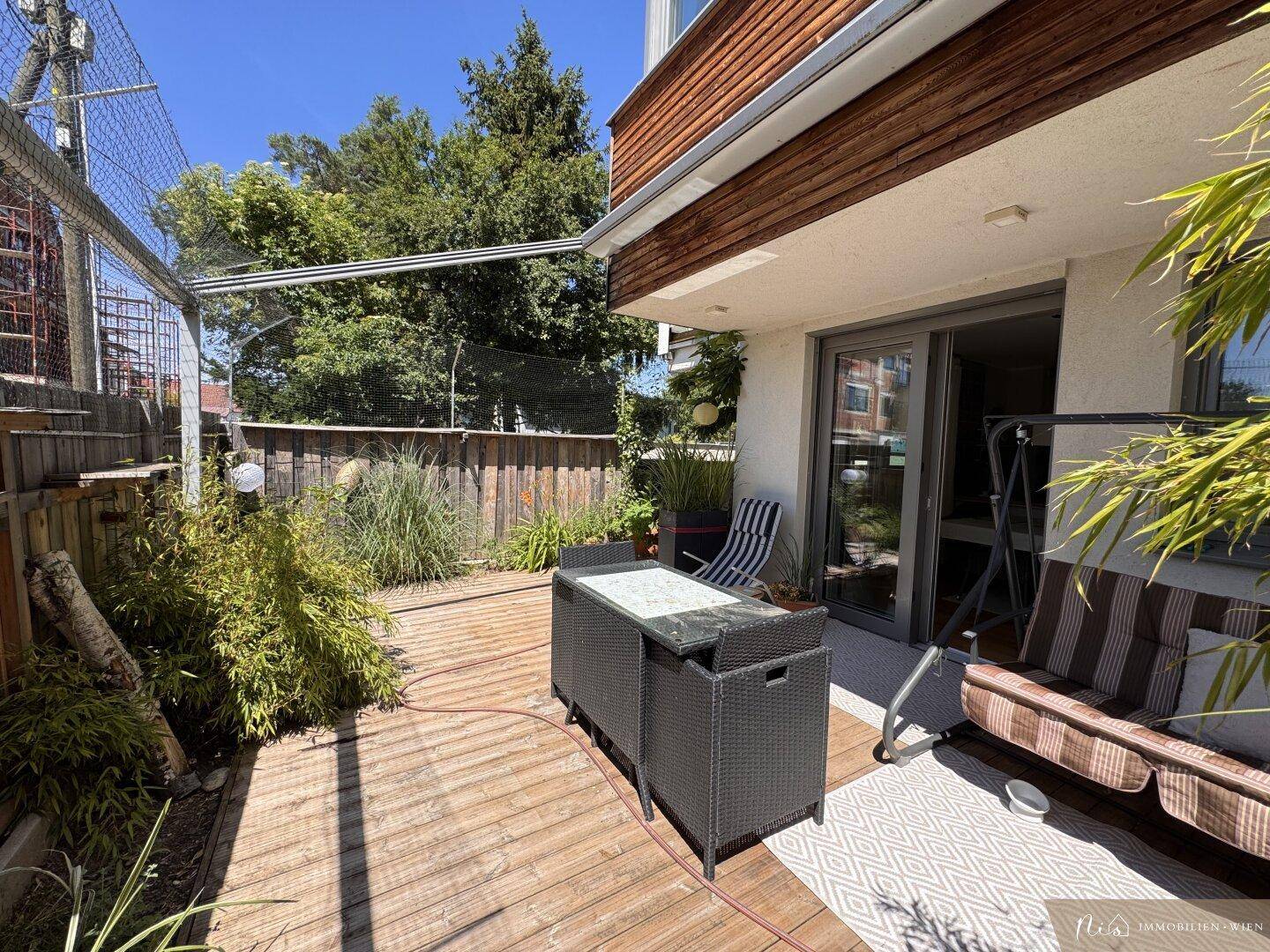 Garten-/Familienwohnung am Mühlwasser - 3 Zimmer - Tiefgaragenstellplatz - Einbauküche - 64 m² Außenfläche - Widok 5