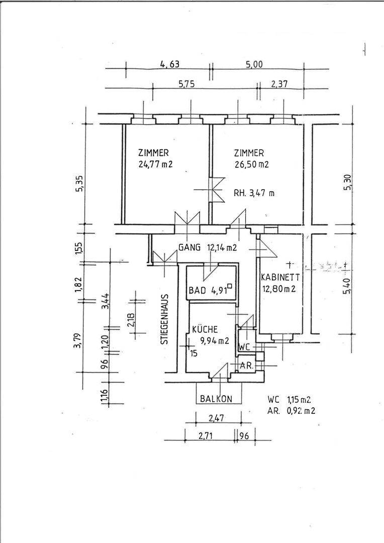 Grundrissplan mit Raumaufteilung, Flächenangaben und Balkon.