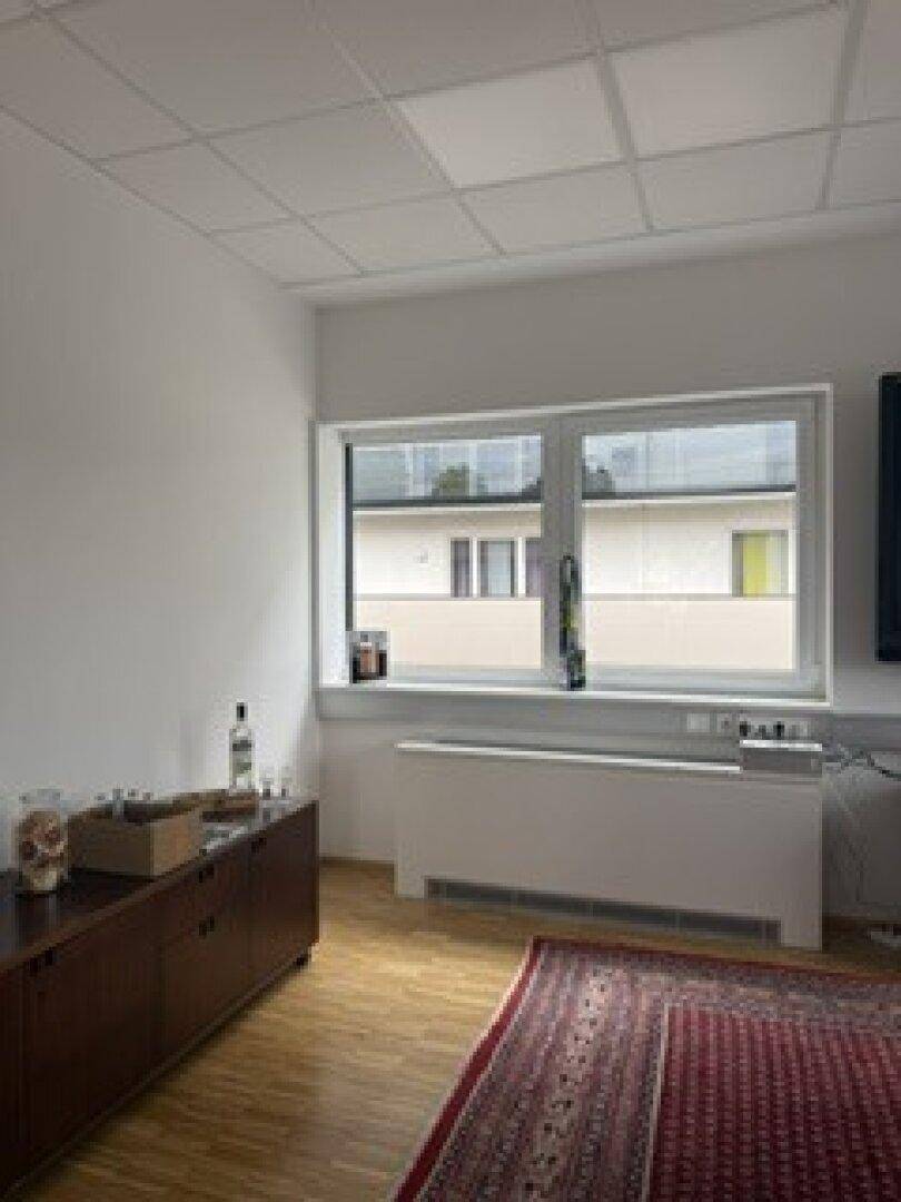 Modernes Büro/Praxis mit 192m² Fläche in Hart bei Graz - Ideal für Ihr Unternehmen! - Mehr