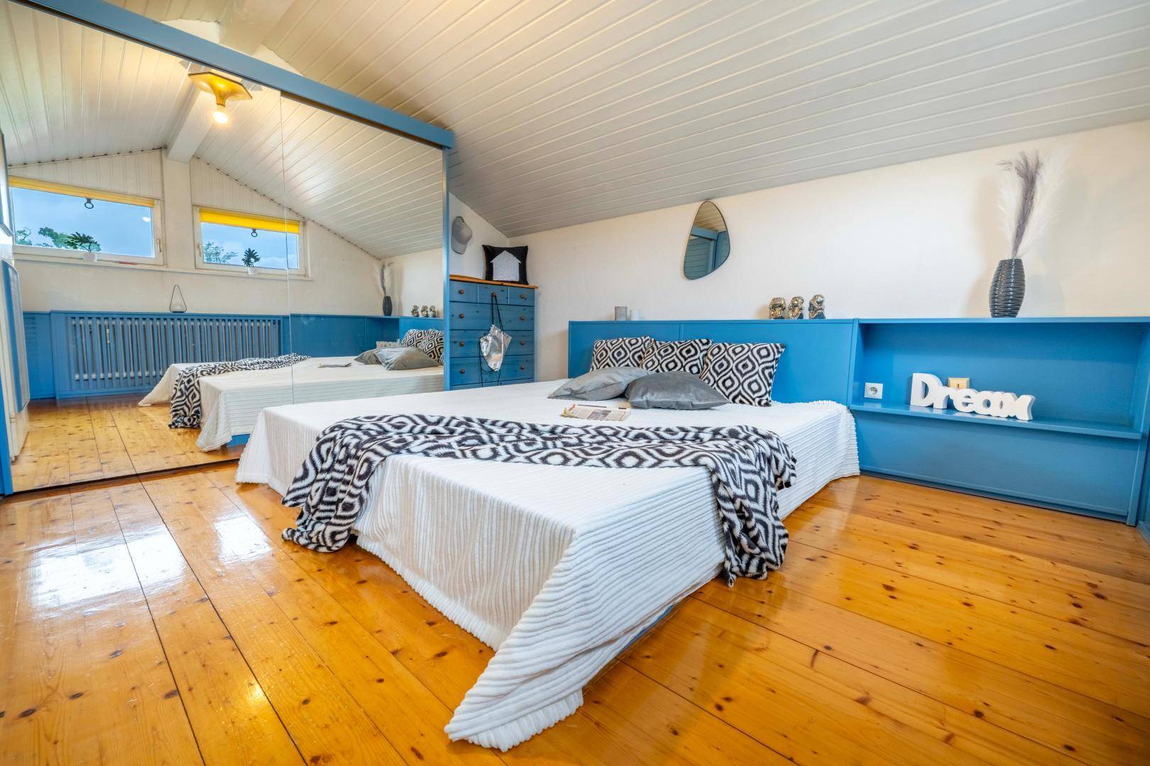 Schlafzimmer OG