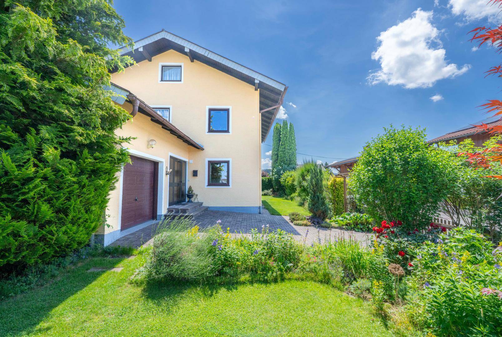 Die perfekte Chance - Einfamilienhaus mit schönem Garten und Potential - Ansicht 2