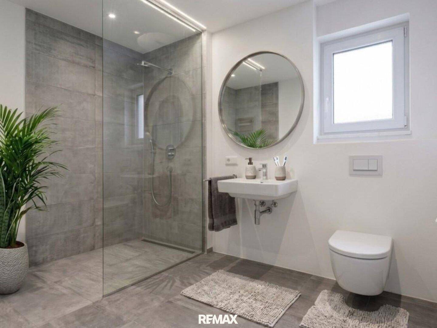 Modernes Badezimmer mit großer begehbarer Dusche, Wand-WC und Fenster.