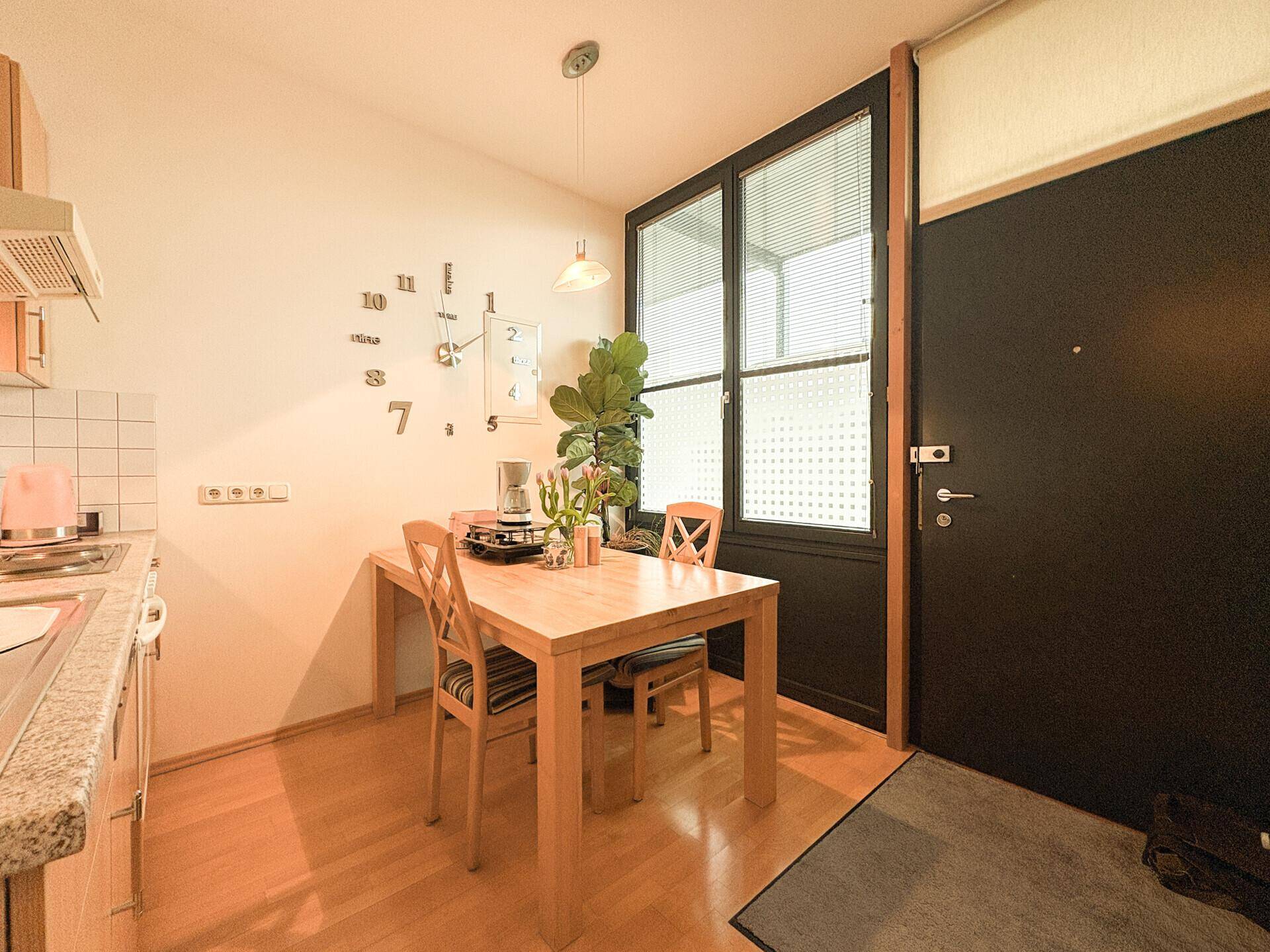 Pauschalmiete - Möblierte 1,5-Zimmer-Stadtwohnung inkl. TG - Mehr
