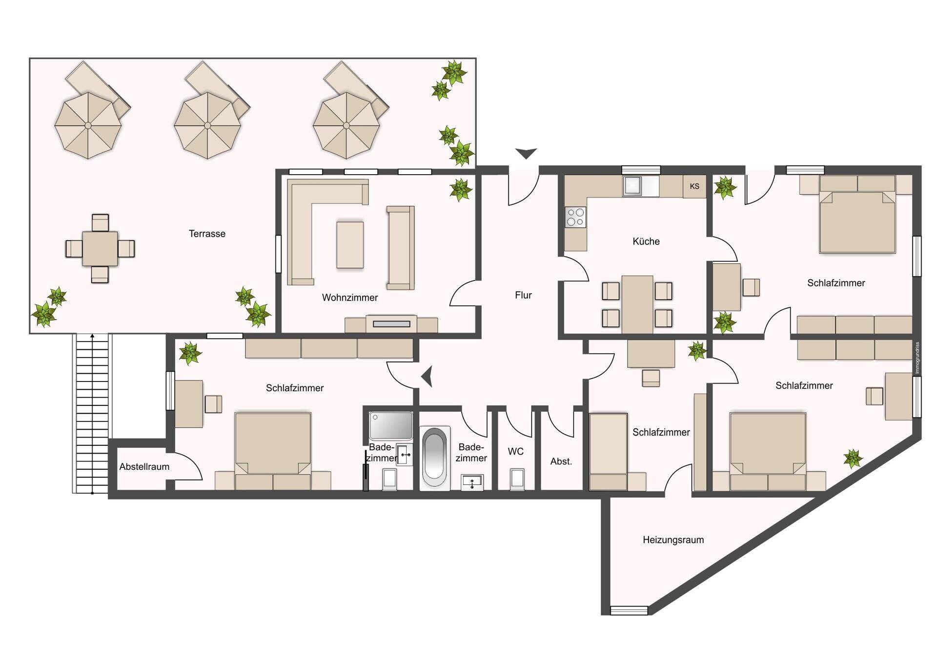 Grundriss des Erdgeschosses mit Wohnzimmer, Küche, drei Schlafzimmern und großer Terrasse.