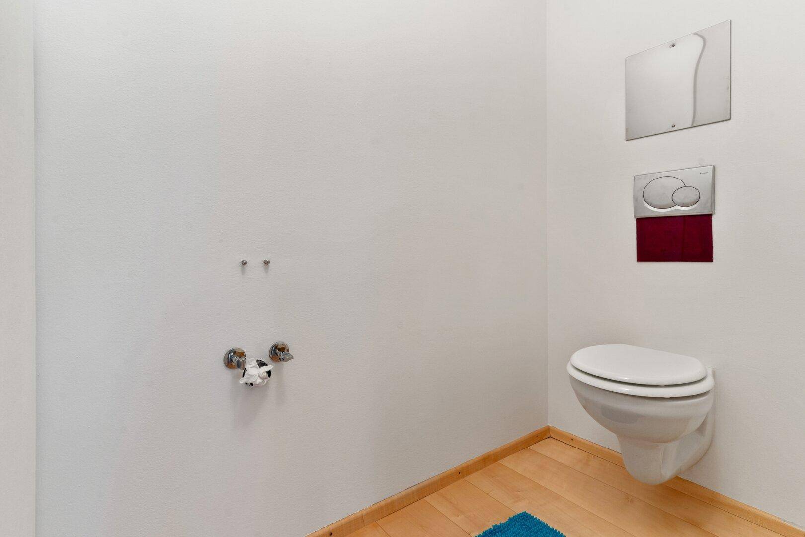 Separate Toilette