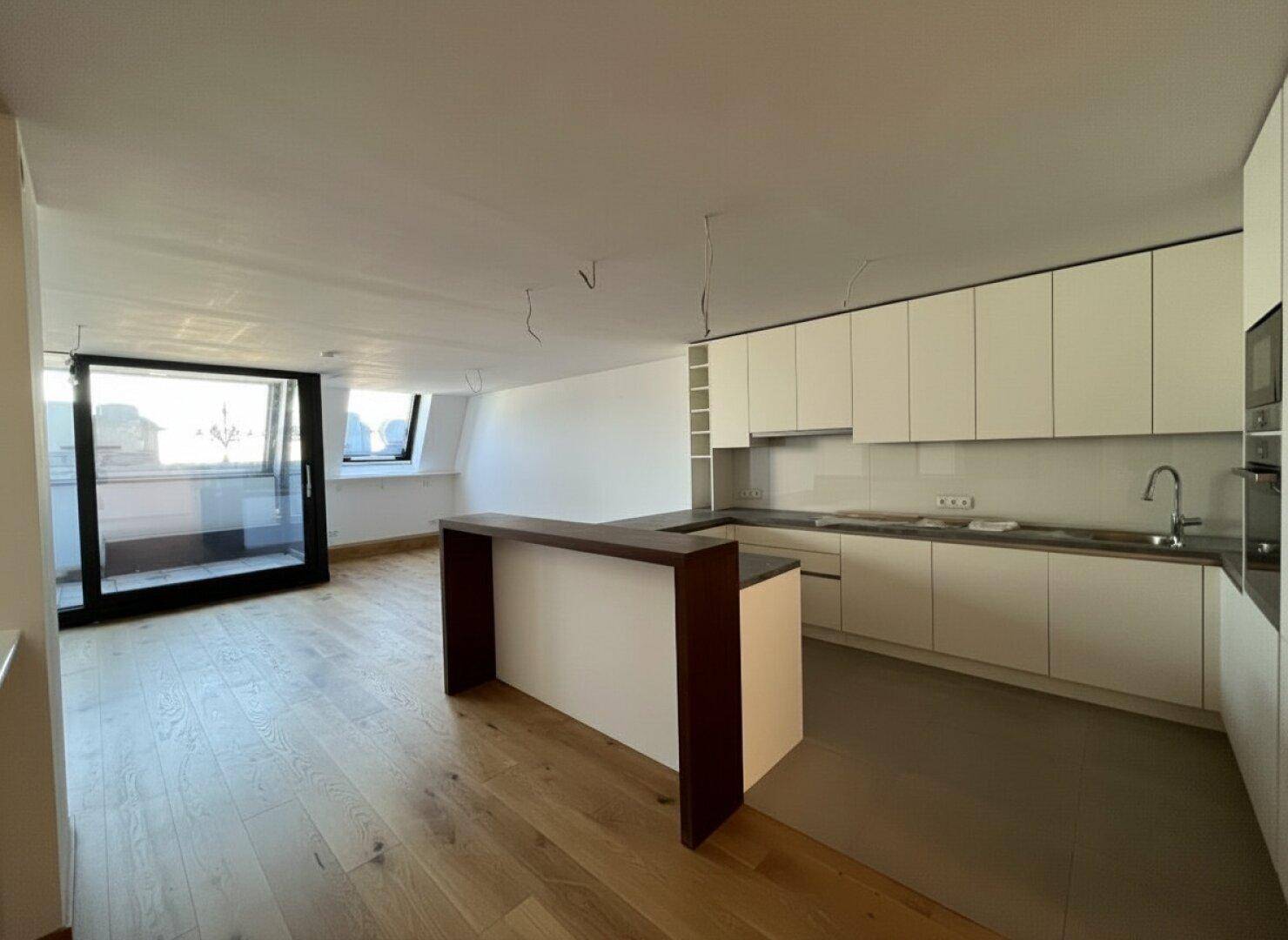 UNBEFRISTET: Klimatisierte Dachgeschosswohnung mit 2 Loggien in Top Lage - Widok 5
