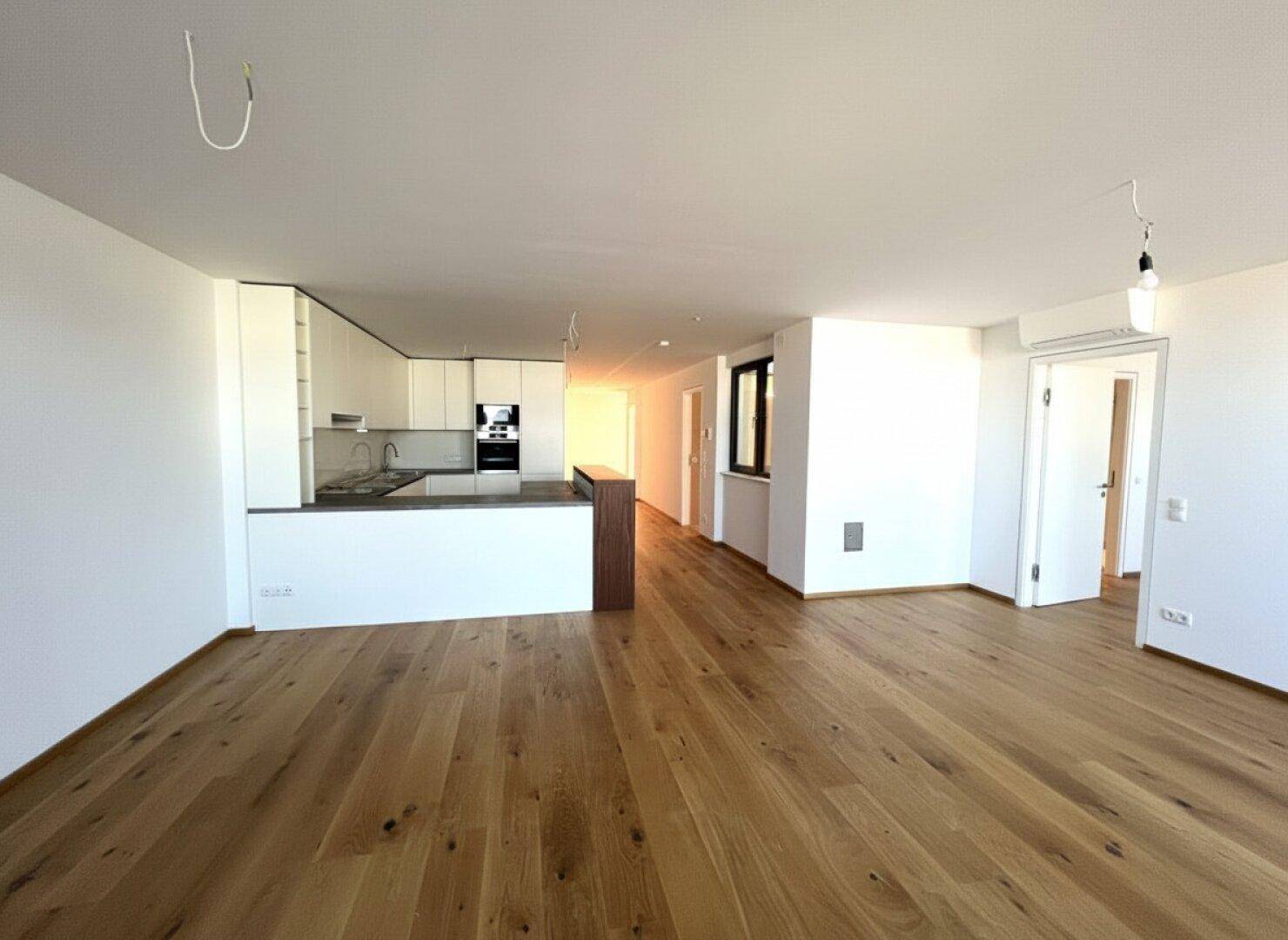 UNBEFRISTET: Klimatisierte Dachgeschosswohnung mit 2 Loggien in Top Lage - Widok 3