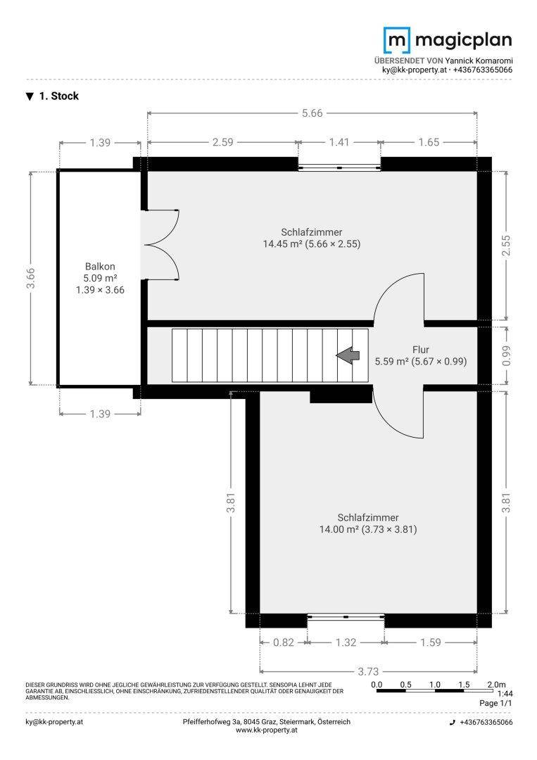 Grundriss des ersten Stocks mit zwei Schlafzimmern und einem Balkon.