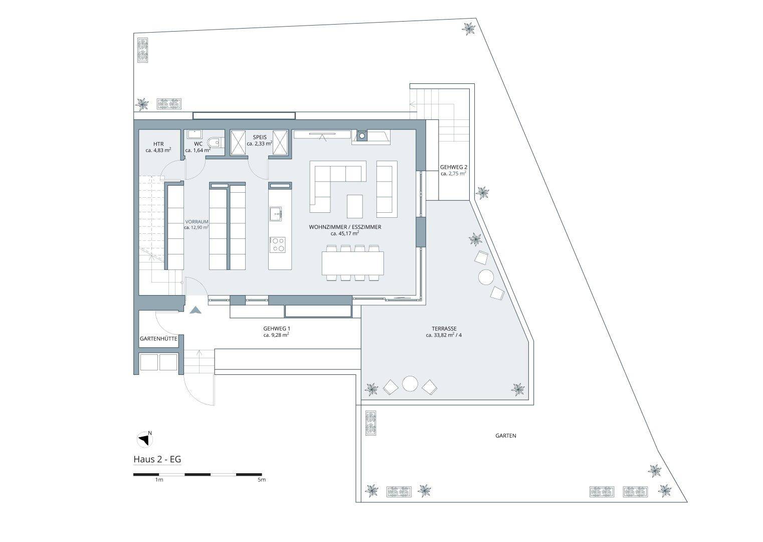 Grundriss des Erdgeschosses mit offenem Wohn-Essbereich, Terrasse und Garten.
