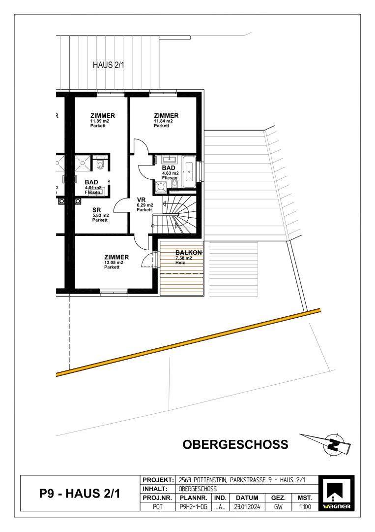 Grundriss des Obergeschosses mit Schlafzimmern, Bädern und einem Balkon.