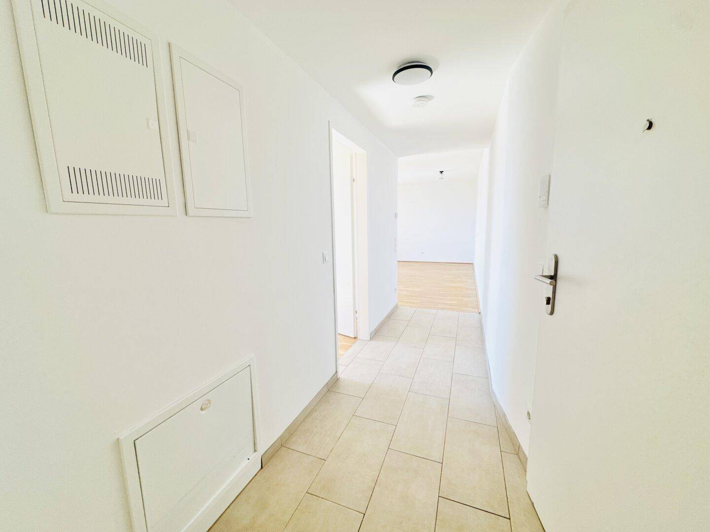 AB SOFORT BEZIEHBAR!! Wohnen in Floridsdorf – Sehr geräumige 2-Zimmerwohnung + Balkon- Nähe Shopping City Nord &amp; Klink Floridsdorf! - Mehr