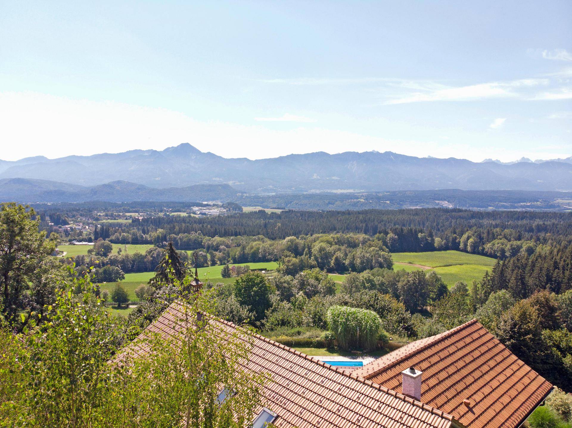 Stilvoller Landsitz mit Gästehaus auf großem Grundstück in idyllischer Wörthersee-Nähe - Ansicht 4