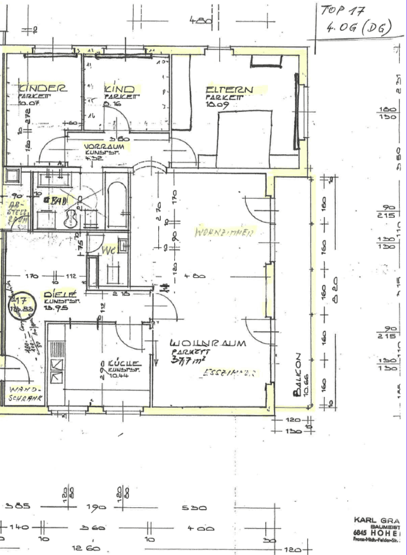 Grundriss der Wohnung mit Wohnzimmer, Küche, Schlafzimmern und Balkon.