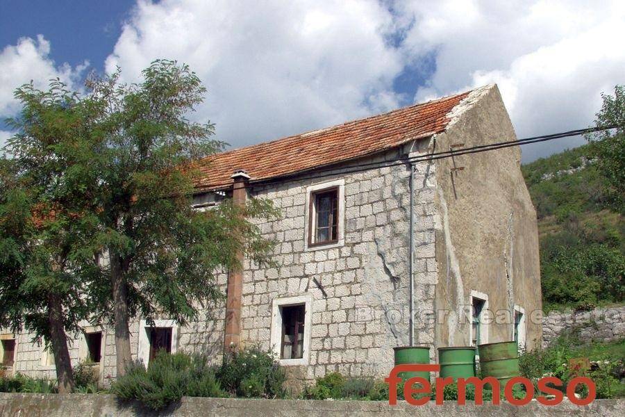 4787-30-005-4787-30-near-Omis-stone-house-for-sale