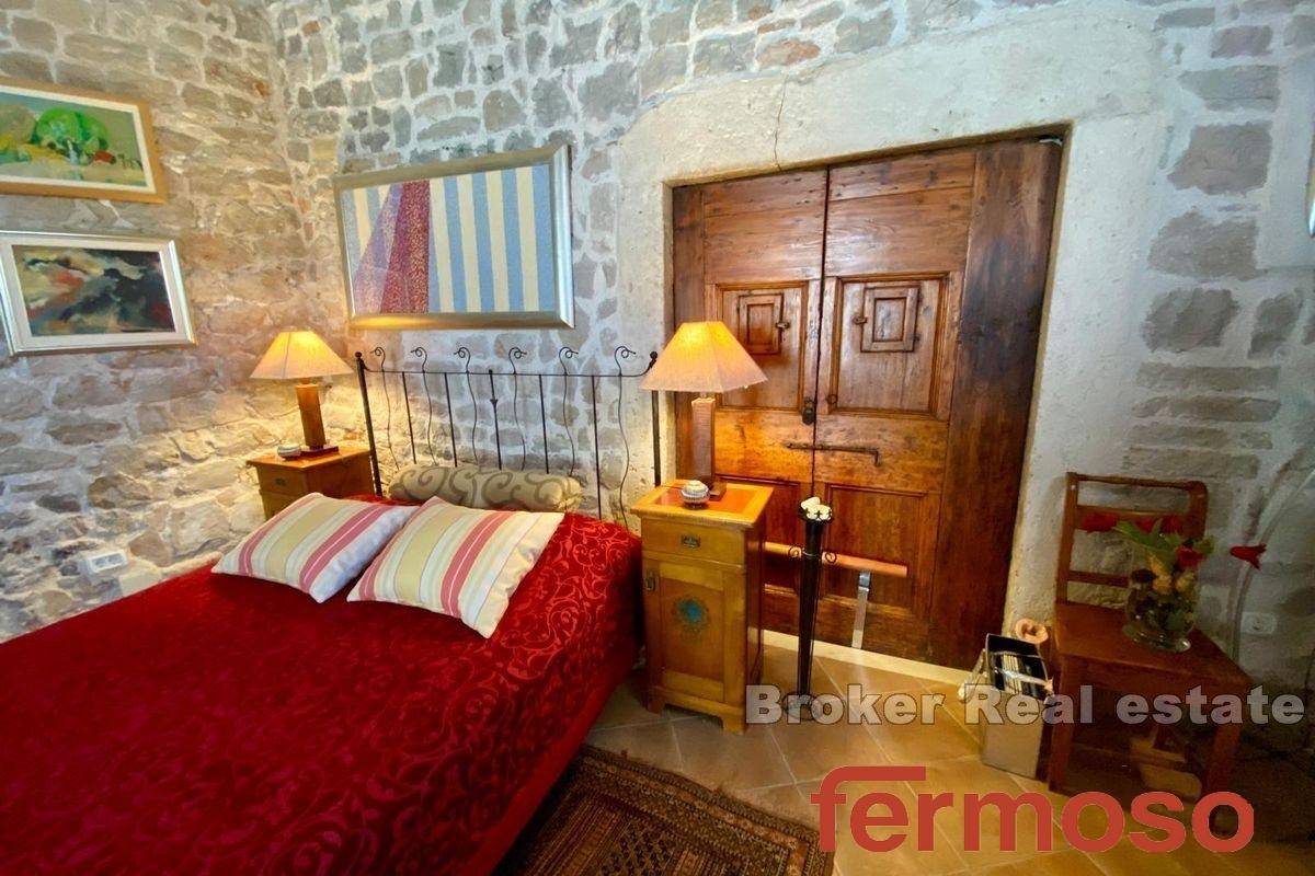 007-2021-382-sibenik-residential-commercial-premises-for-sale