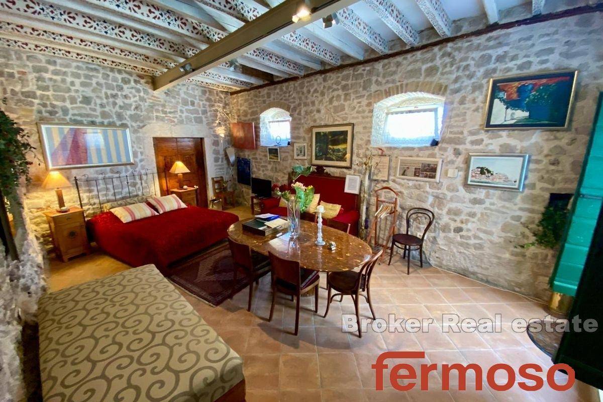 002-2021-382-sibenik-residential-commercial-premises-for-sale