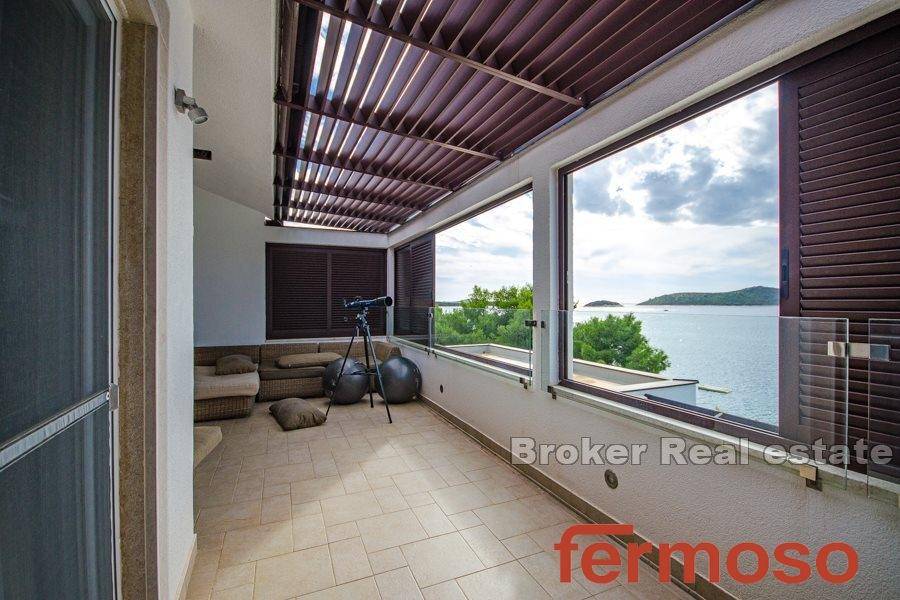 2022-374-009-2022-374-Rogoznica-House-first-row-to-the-sea-for-sale