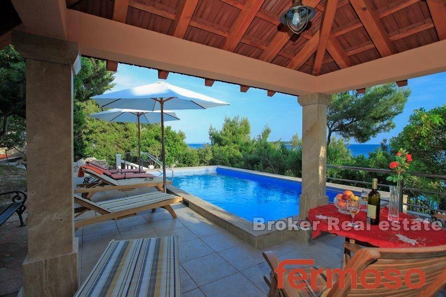 2013-77-06-2013-77-Korcula-villa-seafront-for-sale