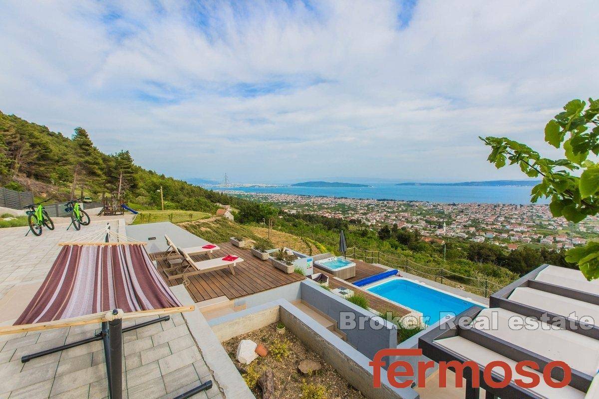 004-2031-133-kastela-luxury-villa-with-panoramic-sea-view-for-sale