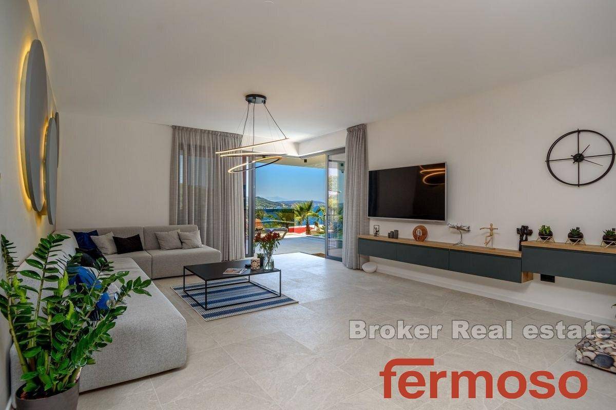 004-2021-385-trogir-luxury-villa-with-sea-view-for-sale