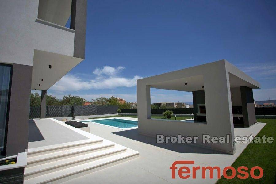 2019-112-003-2019-112-kastela-villa-with-pool-for-sale