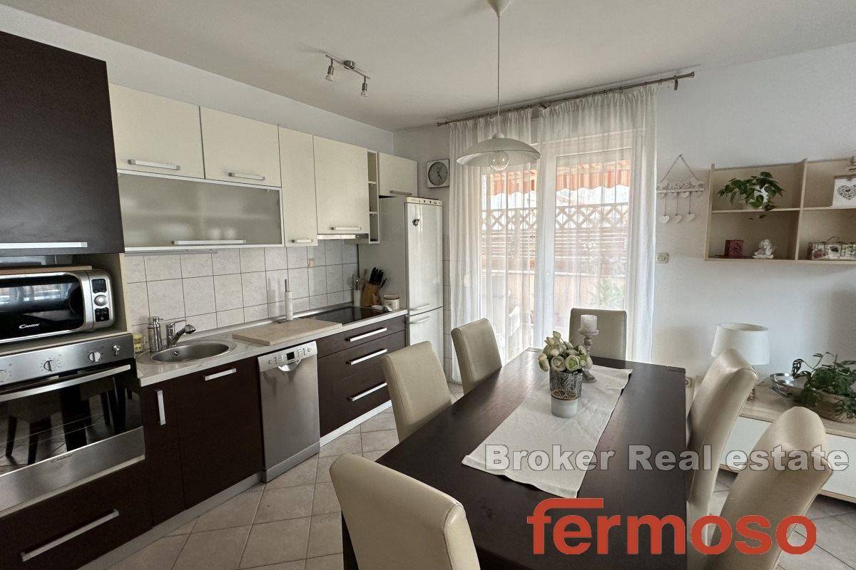 002-2045-26-Split-Two-bedroom-apartmen-in-an-ideal-location-for-sale