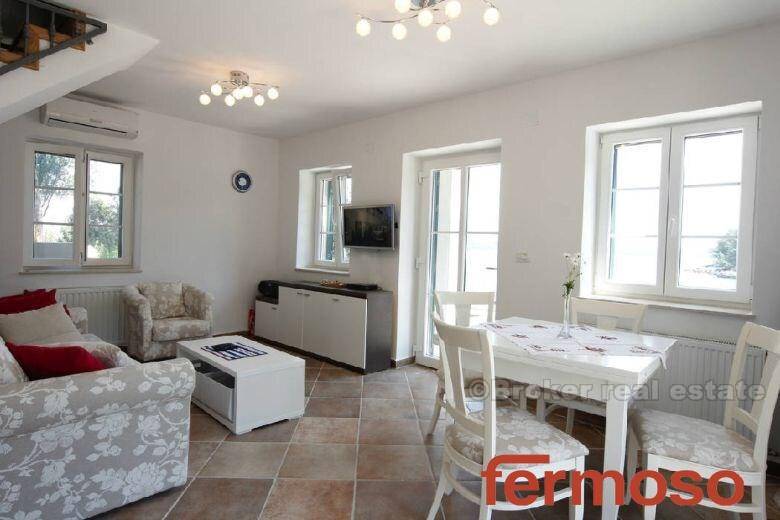 4575-30-16-4575-30-Hvar-stone-house-for-sale-by-the-sea