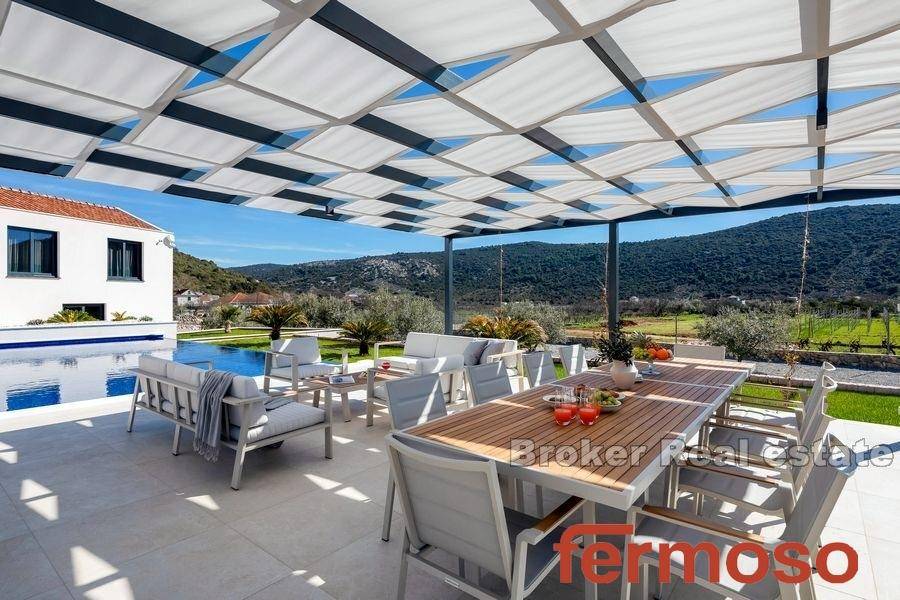 2022-363-006-2022-363-near-trogir-luxury-villa-with-pool-for-sale