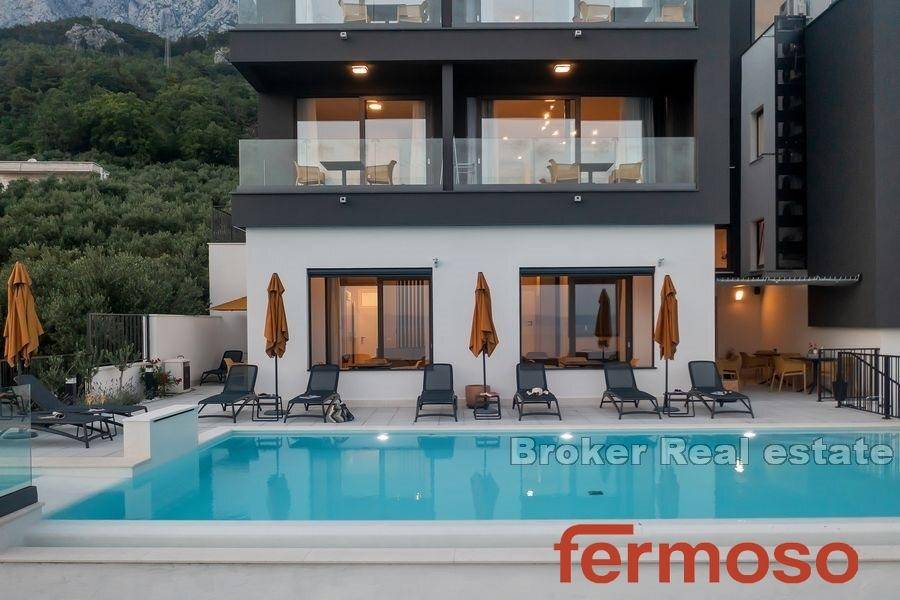 5174-30-004-5174-30-Makarska-property-with-pool-and-sea-view-for-sale