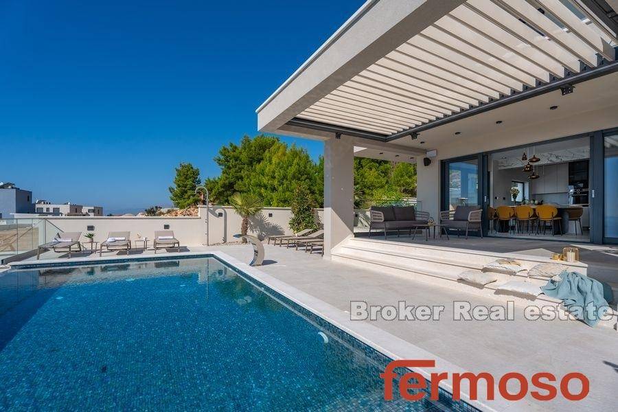 2022-370-006-2022-370-near-split-villa-with-sea-view-for-sale