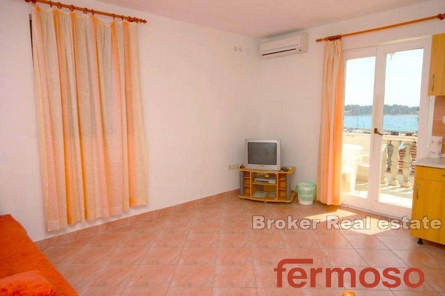 2021-40-011-2021-40-Zadar-Apartment-house-near-the-sea-for-sale