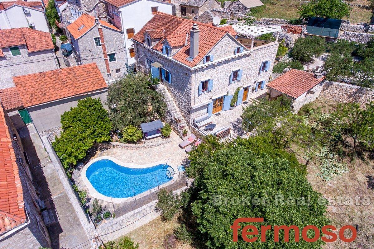 02-2013-182-Brac-stone-villa-swimming-pool-for-sale-1