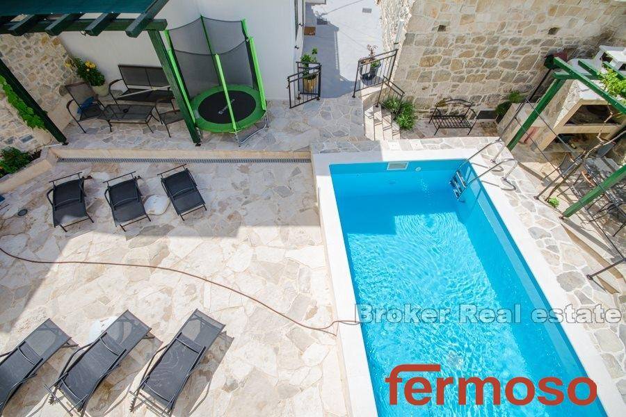 2013-88-04-2013-88-Makarska-stone-house-swimming-pool-for-sale