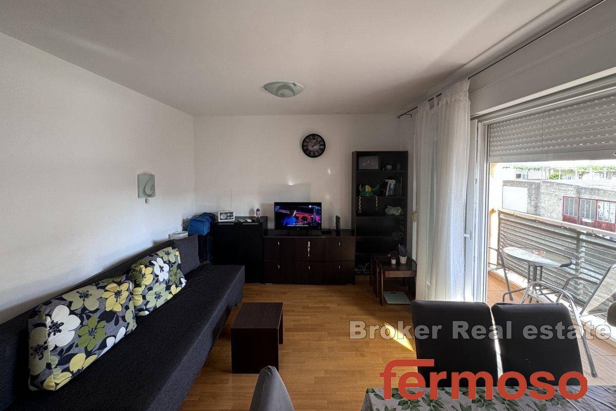 002-2030-76-Split-Mejasi-Comfortable-two-bedroom-apartment-for-sale