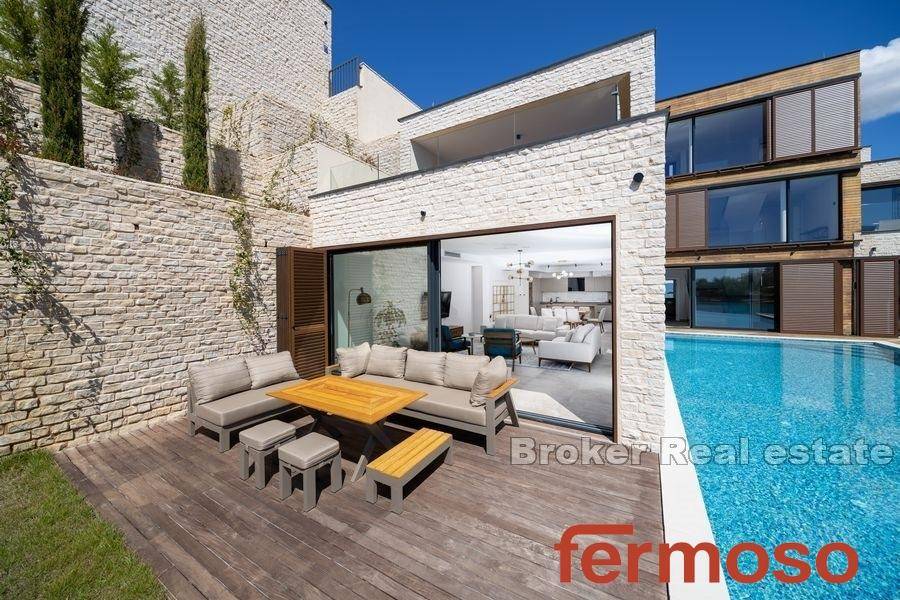 2022-364-003-2022-364-Primosten-villa-with-pool-for-sale