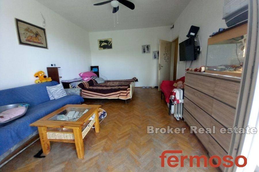 2031-77-006-2031-77-split-center-three-room-apartment-for-sale