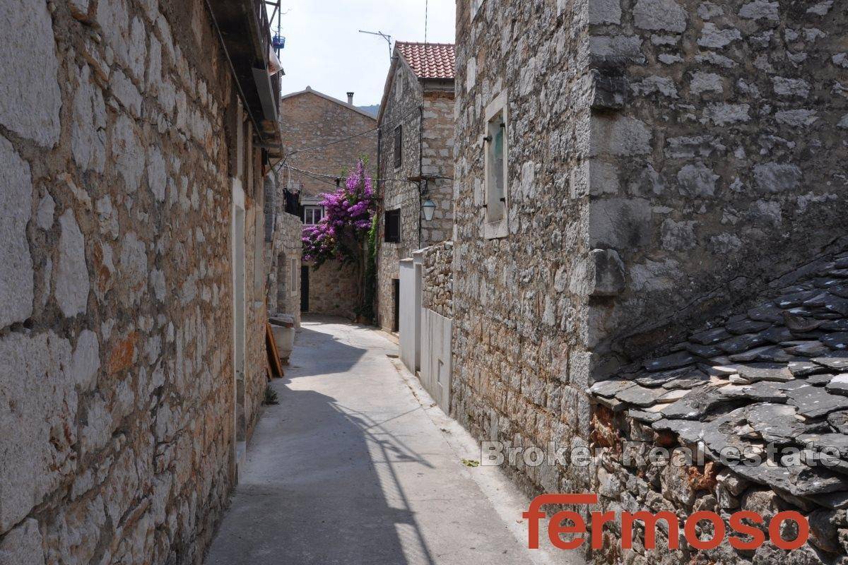 011-5309-30-Hvar-Dalmatian-stone-house-for-sale-1