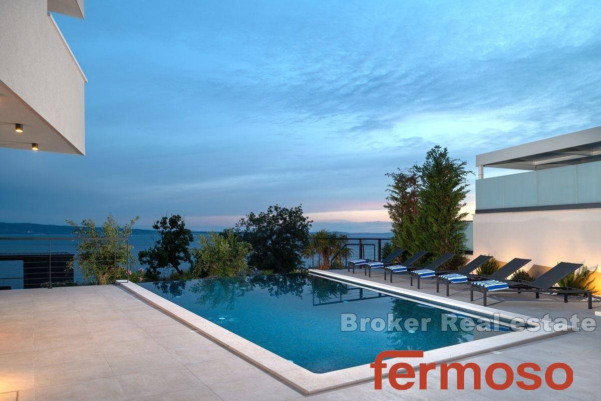 017-001-2022-343-near-split-villa-with-pool-and-sea-view-for-sale