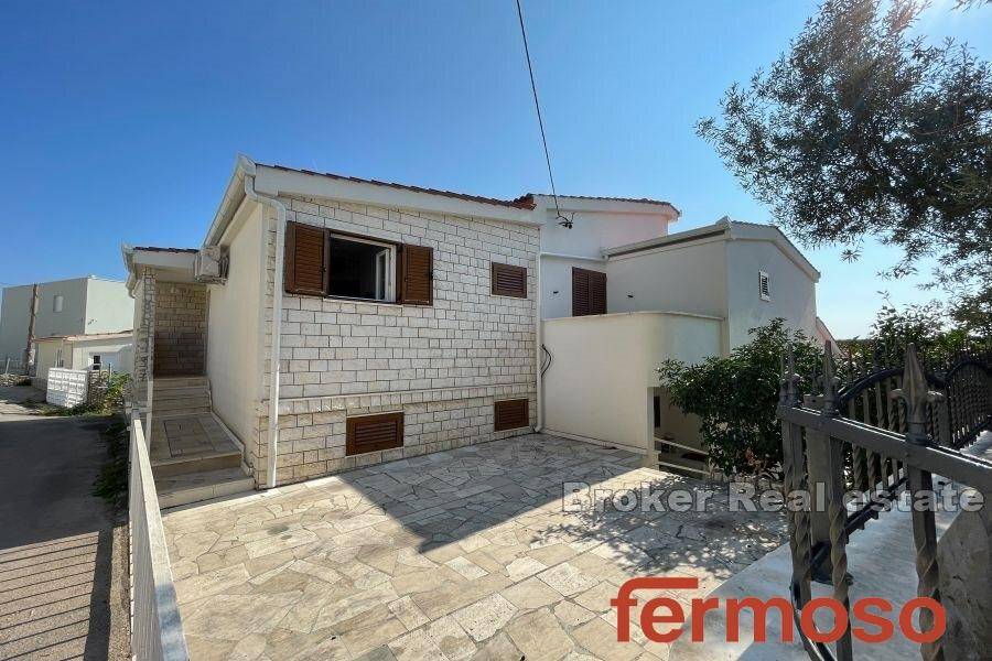 2035-78-003-2035-78-Trogir-Spacious-house-in-the-second-row-to-the-sea-for-sale