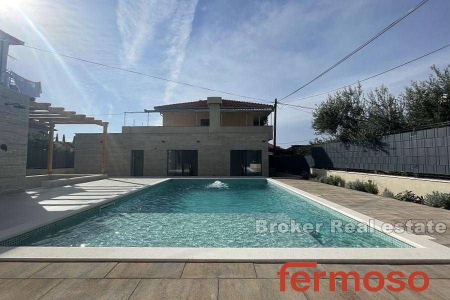 2035-116-002-2035-116-Trogir-house-with-pool-for-sale