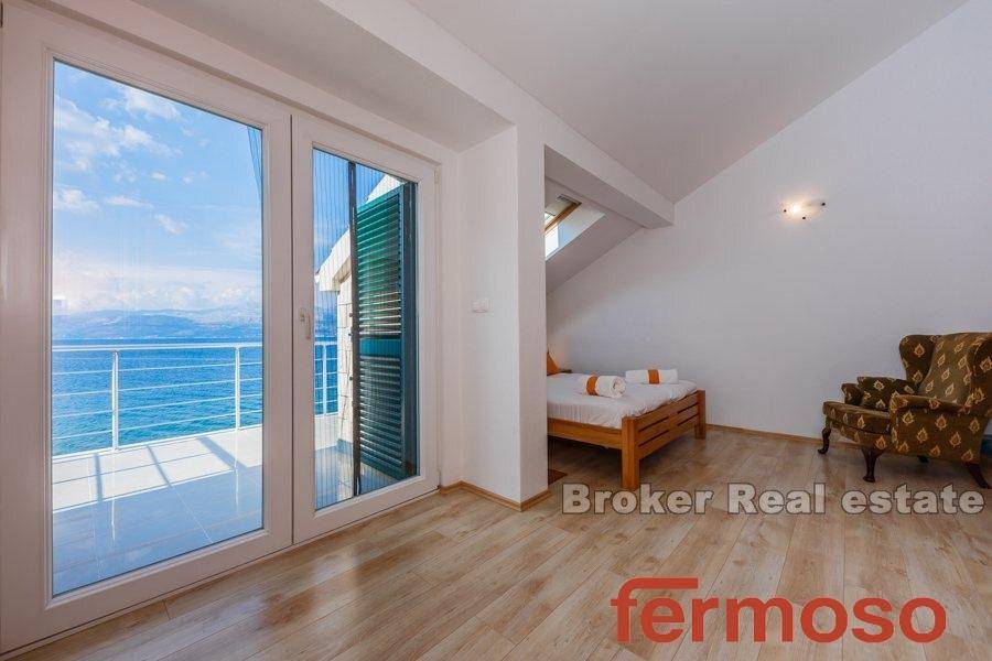 2011-50-012-2011-50-Brac-villa-seafront-for-sale