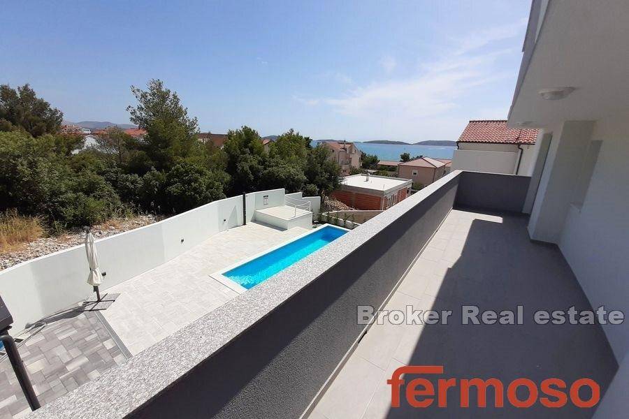 2016-465-0003-2016-465-House-with-pool-and-sea-view-near-Sibenik-for-sale