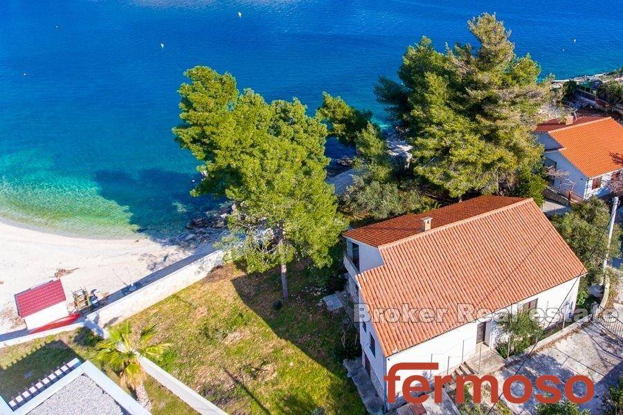 2035-83-007-2035-83-island-ciovo-house-first-row-to-the-sea-for-sale