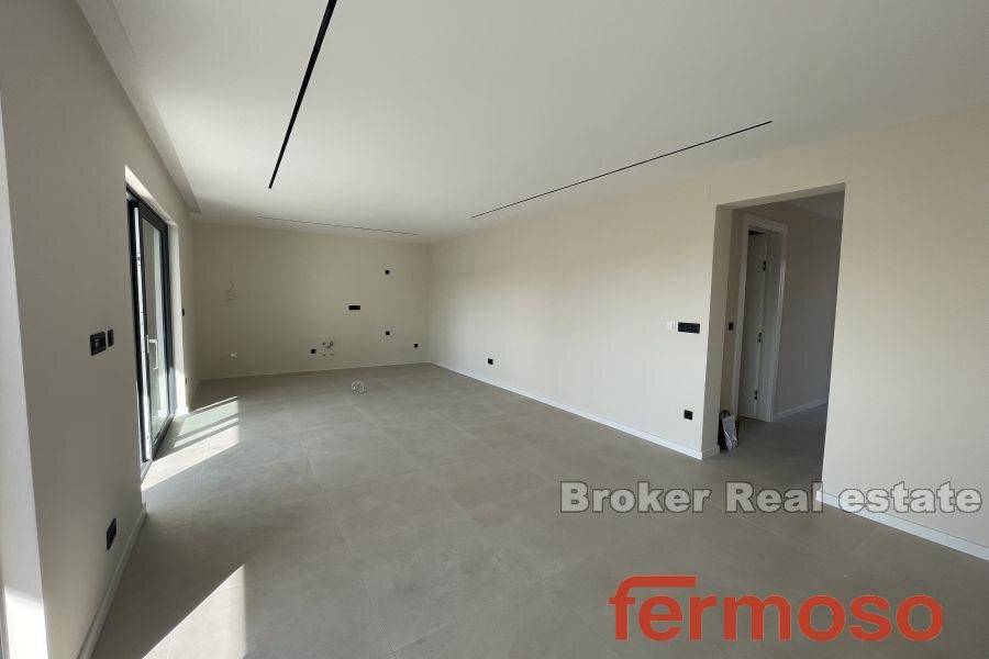 2035-116-005-2035-116-Trogir-house-with-pool-for-sale