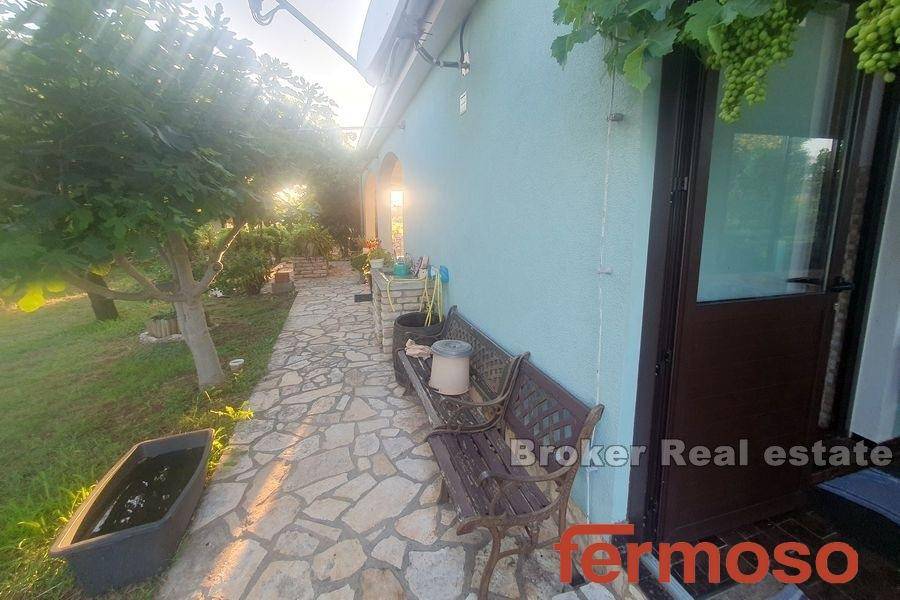 2120-01-006-2120-01-near-zadar-house-with-garden-for-sale