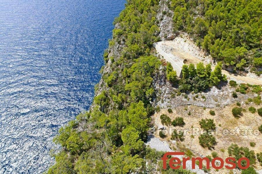 2029-67-002-2029-67-island-hvar-agricultural-plot-for-sale