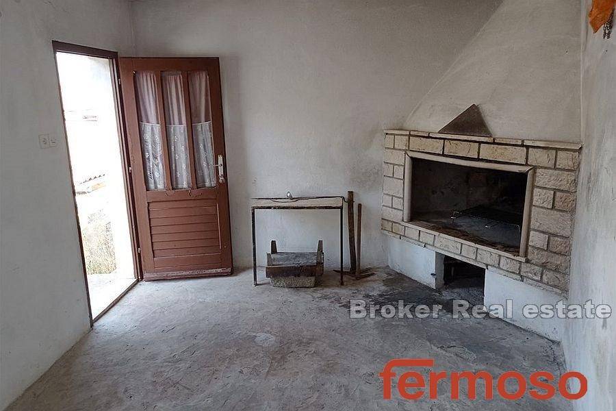 5261-30-003-5261-30-Brac-house-for-renovation-for-sale