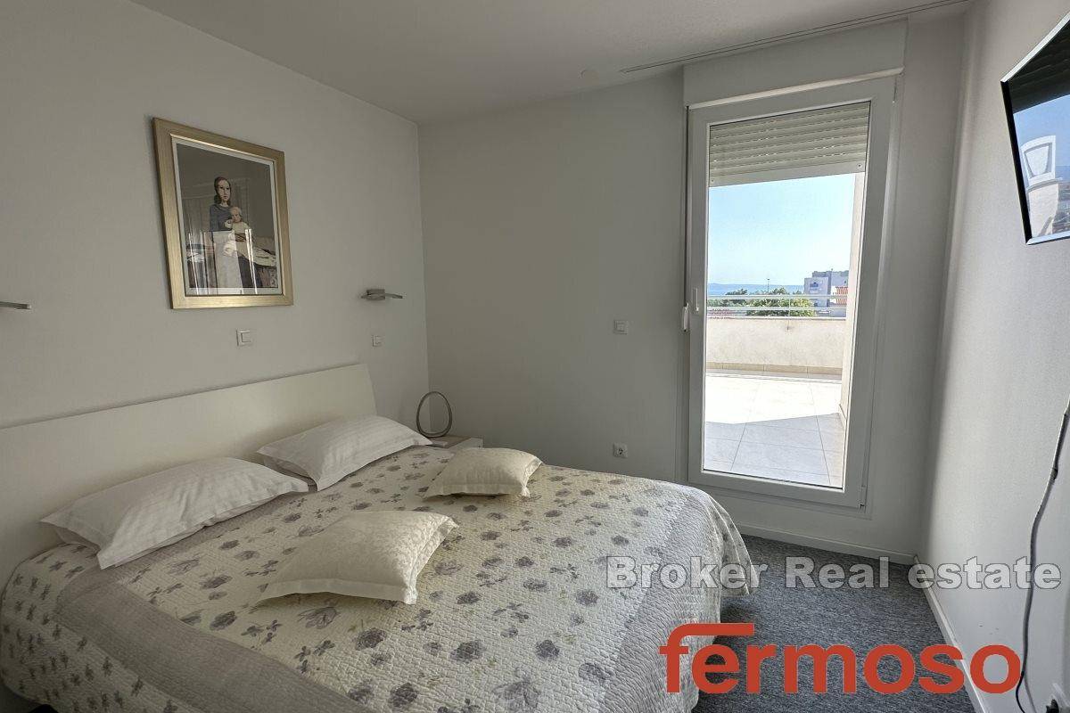 007-2045-27-Split-Dragovode-Spacious-penthouse-with-a-sea-view-for-sale