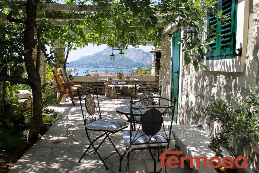 2024-11-03-2024-11-Omis-riviera-Stone-house-sea-view-for-sale1